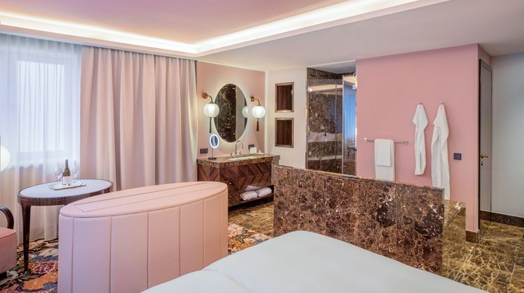 Hotel Topazz Lamee Room