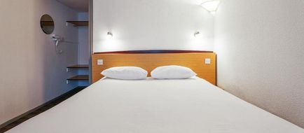 The Beacon Hotel Room