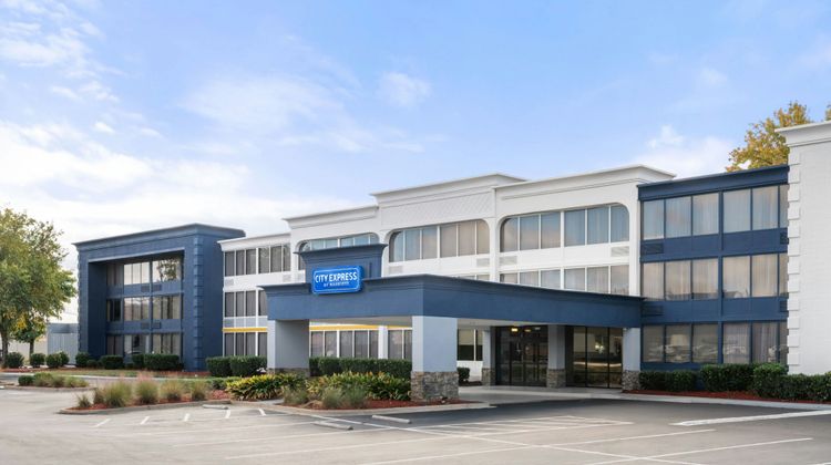 City Express Charlotte South End Exterior