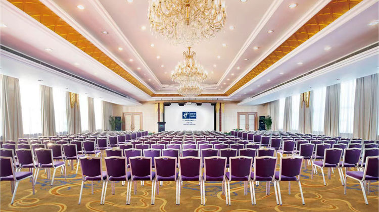 Holiday Inn Express Ballroom