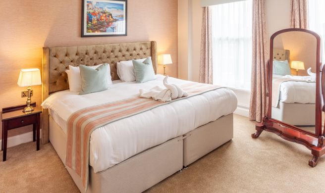 Old Swan Hotel Room