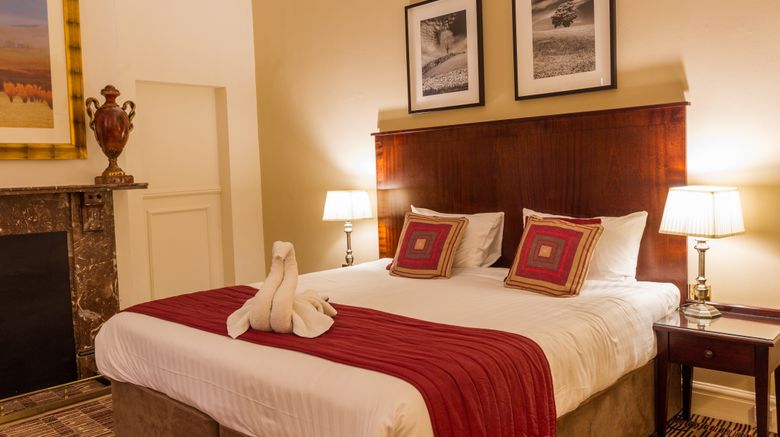 <b>Old Swan Hotel Room</b>. Images powered by <a href="https://www.leonardoworldwide.com/" title="Leonardo Worldwide" target="_blank">Leonardo</a>.