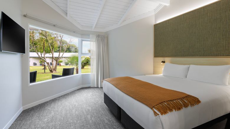 <b>Copthorne Hotel & Resort Bay of Islands Suite</b>. Images powered by <a href="https://www.leonardoworldwide.com/" title="Leonardo Worldwide" target="_blank">Leonardo</a>.