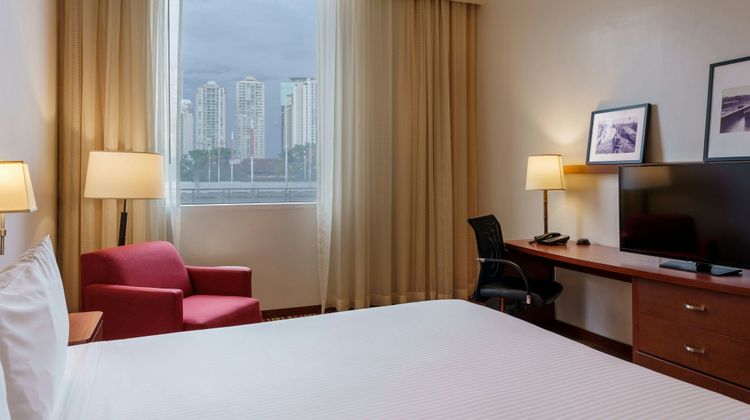 Courtyard Panama Multiplaza Mall Suite