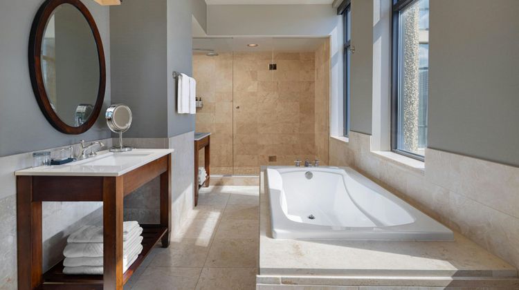 Hotel Ivy, a Luxury Collection Hotel Room