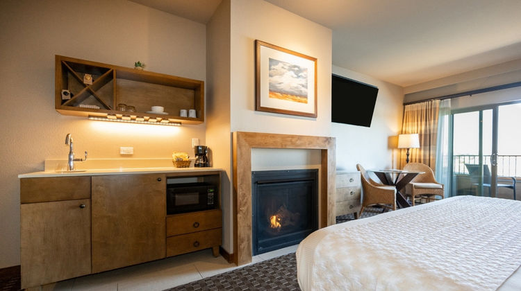 The Lodge at Columbia Point Room