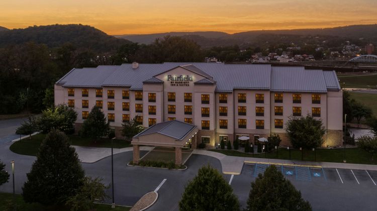 Fairfield Inn & Suites Cumberland Exterior