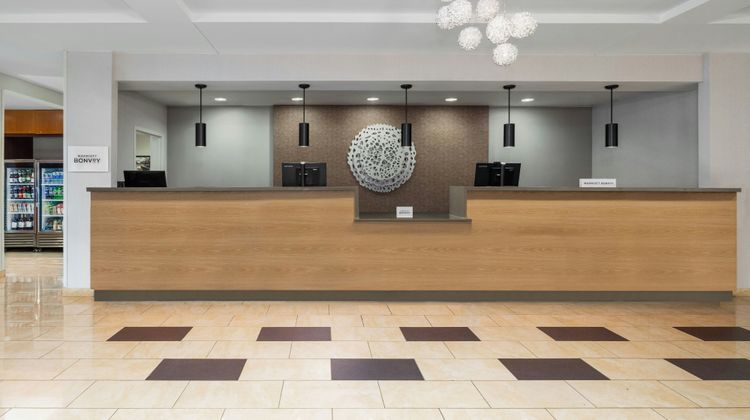 Fairfield Inn & Suites Cumberland Lobby