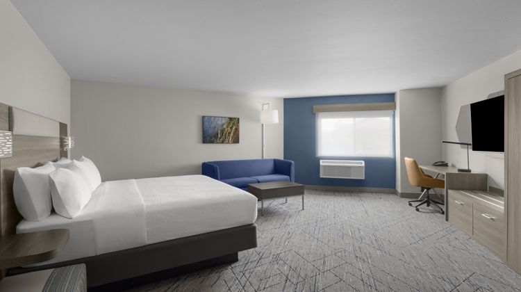 Holiday Inn Express & Suites Room