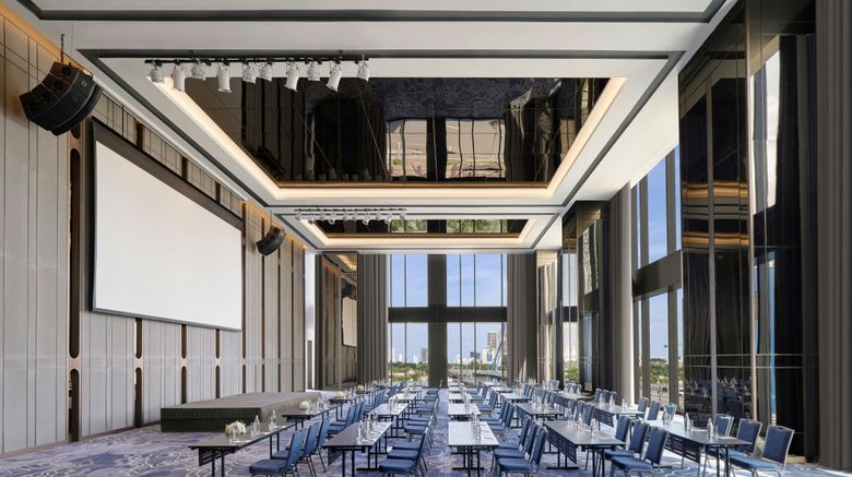 <b>Courtyard by Marriott Danang Han River Meeting</b>. Images powered by <a href="https://www.leonardoworldwide.com/" title="Leonardo Worldwide" target="_blank">Leonardo</a>.