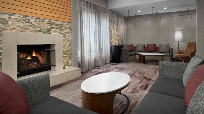 <b>Courtyard by Marriott Dallas DFW Airport Lobby</b>. Images powered by <a href="https://www.leonardoworldwide.com/" title="Leonardo Worldwide" target="_blank">Leonardo</a>.