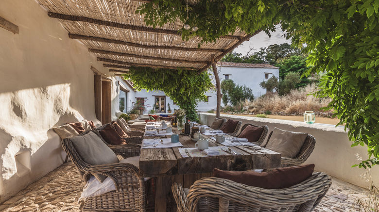 <b>Finca La Donaira Restaurant</b>. Images powered by <a href="https://www.leonardoworldwide.com/" title="Leonardo Worldwide" target="_blank">Leonardo</a>.
