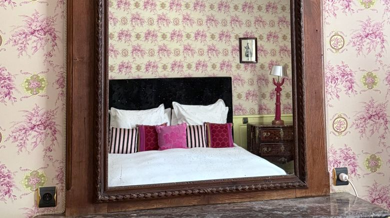 <b>Chateau d'Adomenil Room</b>. Images powered by <a href="https://www.leonardoworldwide.com/" title="Leonardo Worldwide" target="_blank">Leonardo</a>.