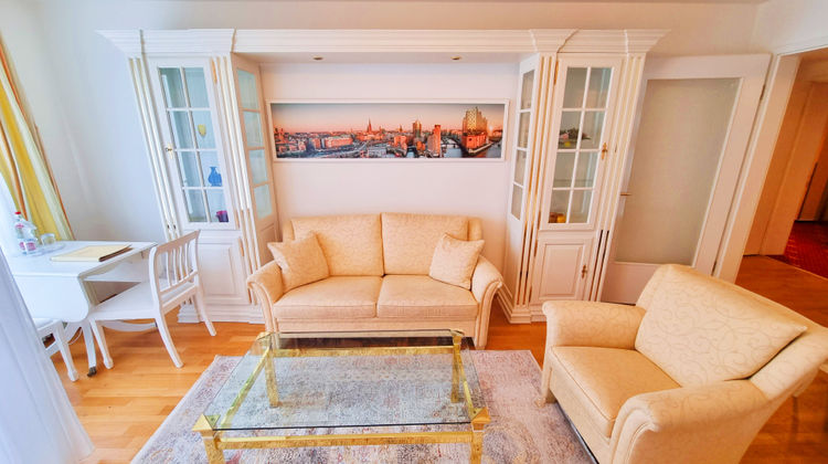 Newlivinghome Suite