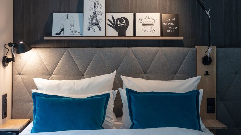 <b>Motel One Saarbruecken Room</b>. Images powered by <a href="https://www.leonardoworldwide.com/" title="Leonardo Worldwide" target="_blank">Leonardo</a>.