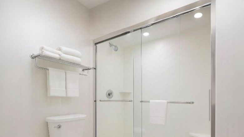 <b>Holiday Inn & Suites Mississauga Room</b>. Images powered by <a href="https://www.leonardoworldwide.com/" title="Leonardo Worldwide" target="_blank">Leonardo</a>.