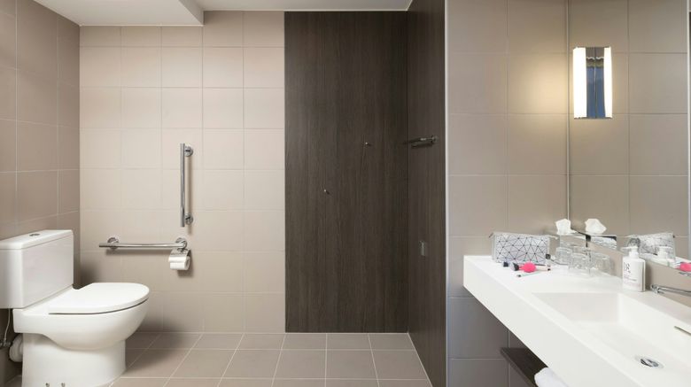 <b>MOXY London Excel Room</b>. Images powered by <a href="https://www.leonardoworldwide.com/" title="Leonardo Worldwide" target="_blank">Leonardo</a>.