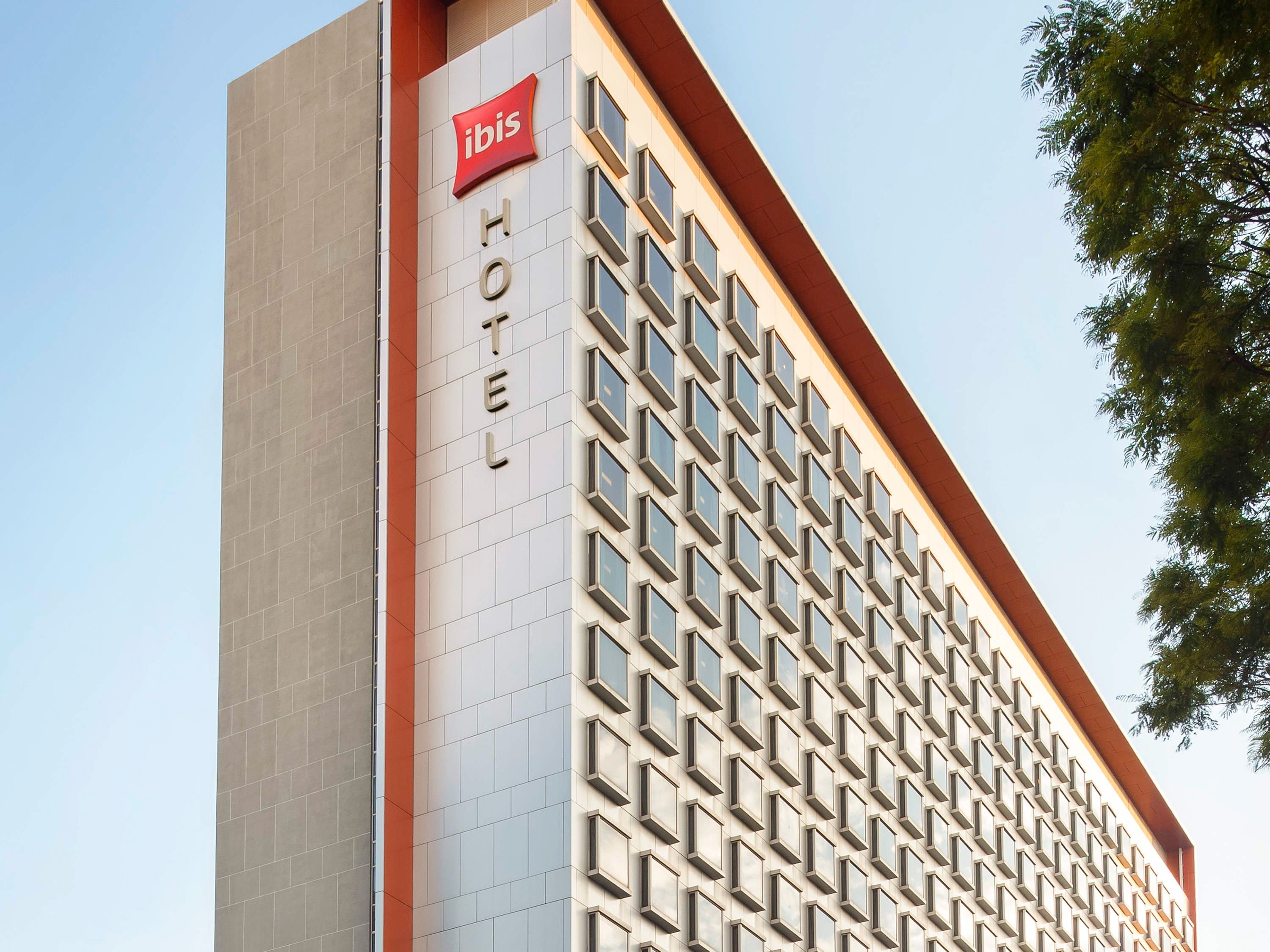 【yaaasuuu K】 Ibis Singapore on Bencoolen- First Class Singapore, Singapore