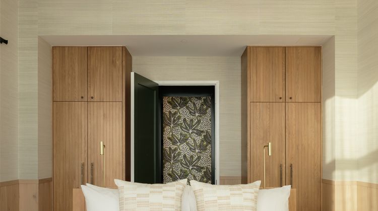 Hotel Indigo Grand Cayman Suite