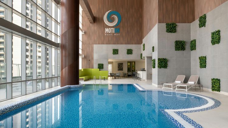 Element City Center Doha Pool