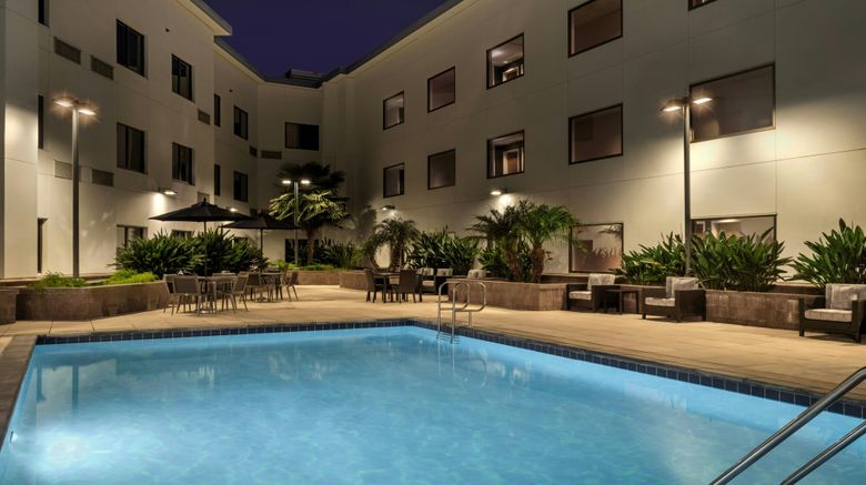 <b>Courtyard Redwood City Pool</b>. Images powered by <a href="https://www.leonardoworldwide.com/" title="Leonardo Worldwide" target="_blank">Leonardo</a>.