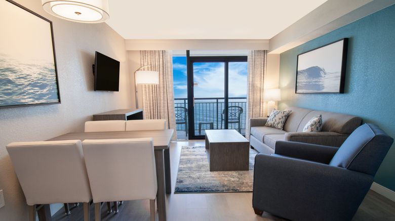 <b>The Breakers Resort Hotel Suite</b>. Images powered by <a href="https://www.leonardoworldwide.com/" title="Leonardo Worldwide" target="_blank">Leonardo</a>.