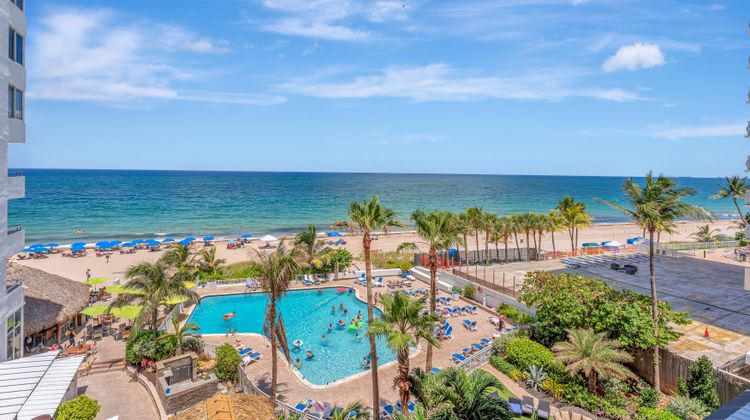 Ocean Manor Resort Pool