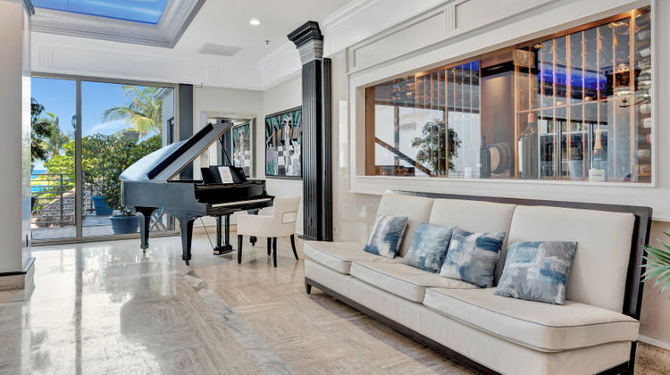 Ocean Manor Resort Lobby