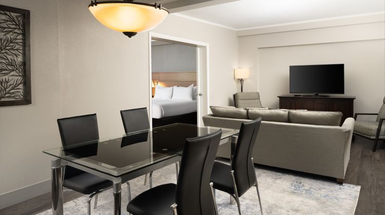 DoubleTree by Hilton Providence Airport Room