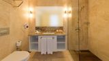 <b>Sentido Bellazure Room</b>. Images powered by <a href="https://www.leonardoworldwide.com/" title="Leonardo Worldwide" target="_blank">Leonardo</a>.