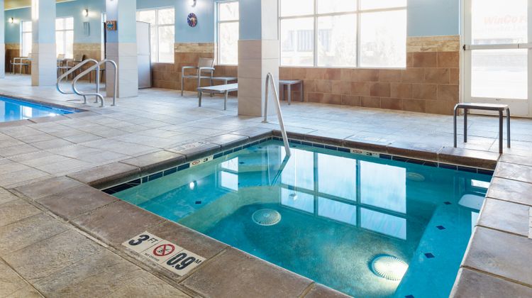 Holiday Inn Express Hotel & Suites South Pool