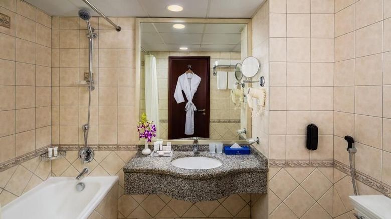 <b>Savoy Crest Hotel Room</b>. Images powered by <a href="https://www.leonardoworldwide.com/" title="Leonardo Worldwide" target="_blank">Leonardo</a>.