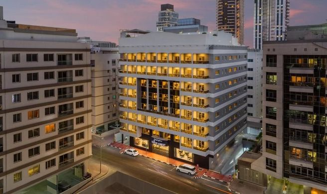 Savoy Crest Hotel Exterior