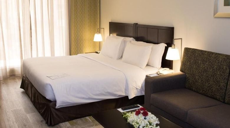 <b>Savoy Crest Hotel Room</b>. Images powered by <a href="https://www.leonardoworldwide.com/" title="Leonardo Worldwide" target="_blank">Leonardo</a>.