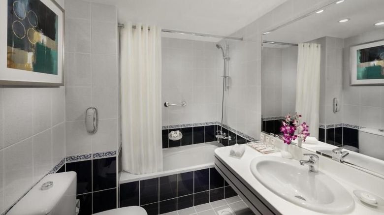 <b>Savoy Central Hotel Apts Beach</b>. Images powered by <a href="https://www.leonardoworldwide.com/" title="Leonardo Worldwide" target="_blank">Leonardo</a>.