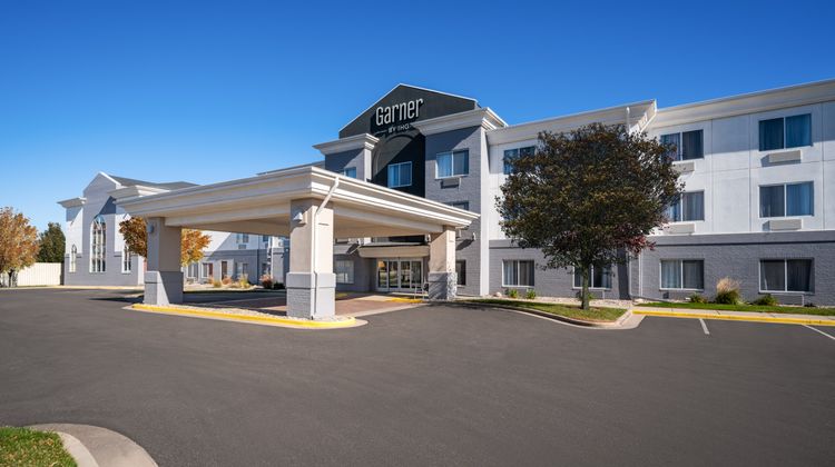 Garner Hotel Brookings Exterior