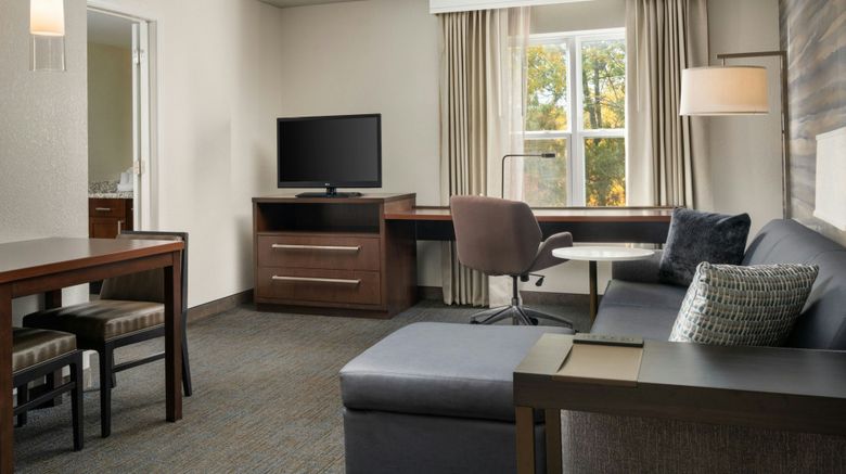 <b>Residence Inn Springfield Chicopee Room</b>. Images powered by <a href="https://www.leonardoworldwide.com/" title="Leonardo Worldwide" target="_blank">Leonardo</a>.