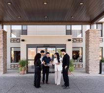 Holiday Inn Express Hotel & Suites Exterior