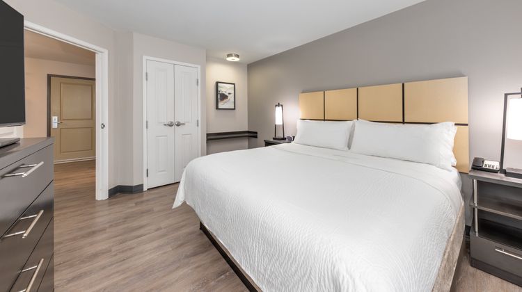Candlewood Suites Midland SW Suite