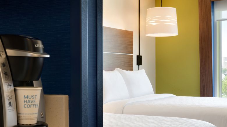 <b>Holiday Inn Express & Stes Savannah W Room</b>. Images powered by <a href="https://www.leonardoworldwide.com/" title="Leonardo Worldwide" target="_blank">Leonardo</a>.