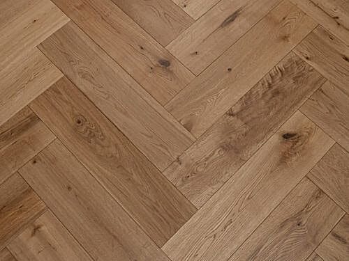Natural Oak Herringbone Click 14mm Brushed Lacquered