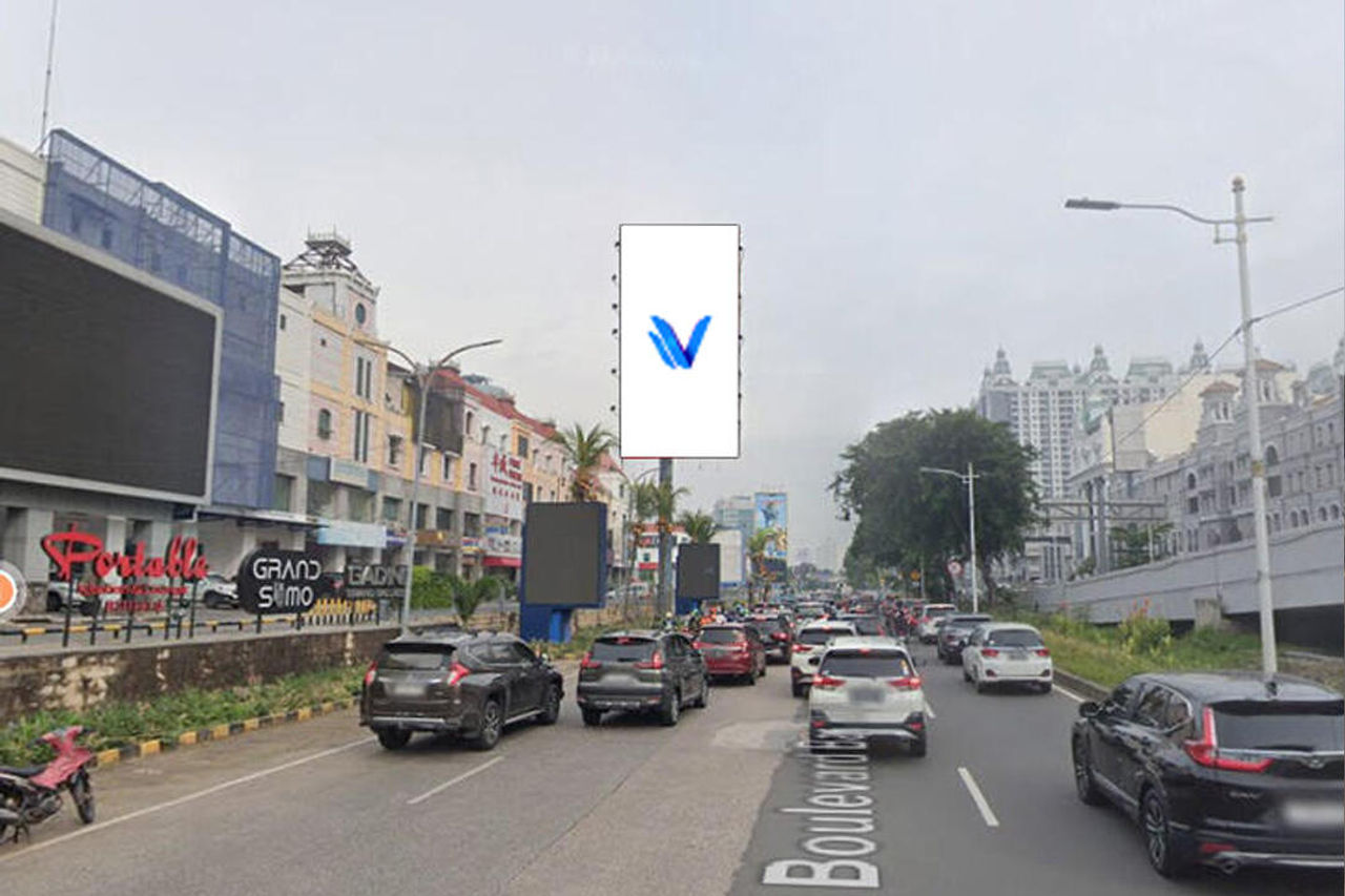 Billboard Jl. Boulevard Raya Ruko Inkopal (Depan Hotel Whiz), Jakarta Utara