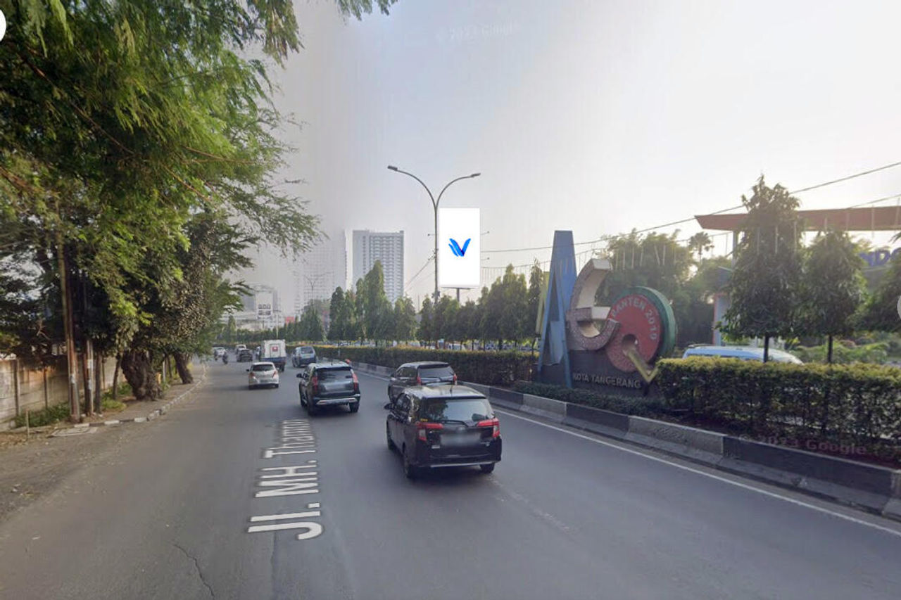 Billboard Jl. MH Thamrin Kebon Nanas Sebelum Duta Iconic, Tangerang