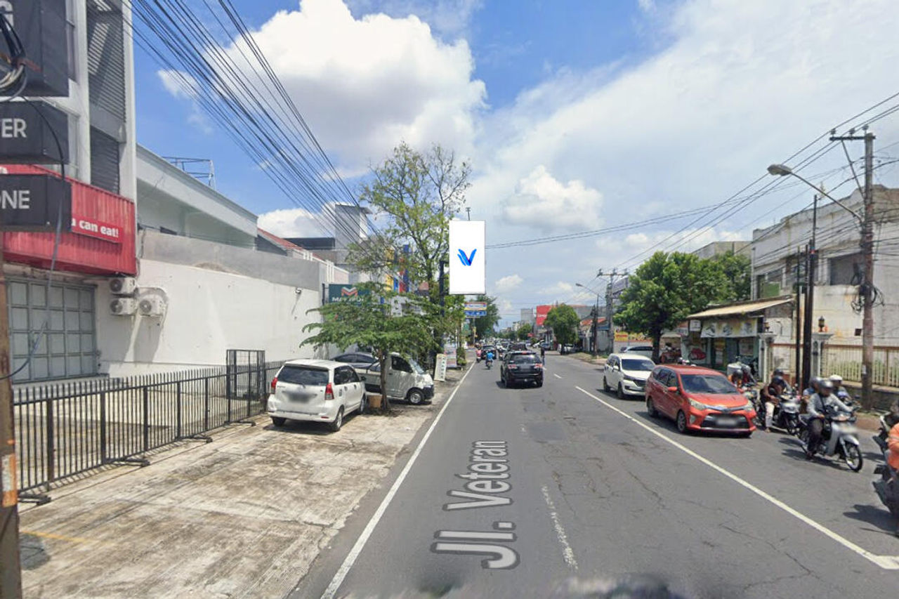 Baliho Jl. Veteran, Surakarta