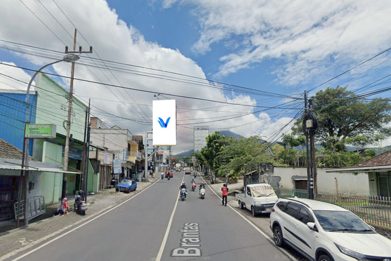 Billboard Jl. Brantas - Jl. Bromo Pertigaan, Sisir, Kota Batu, Malang
