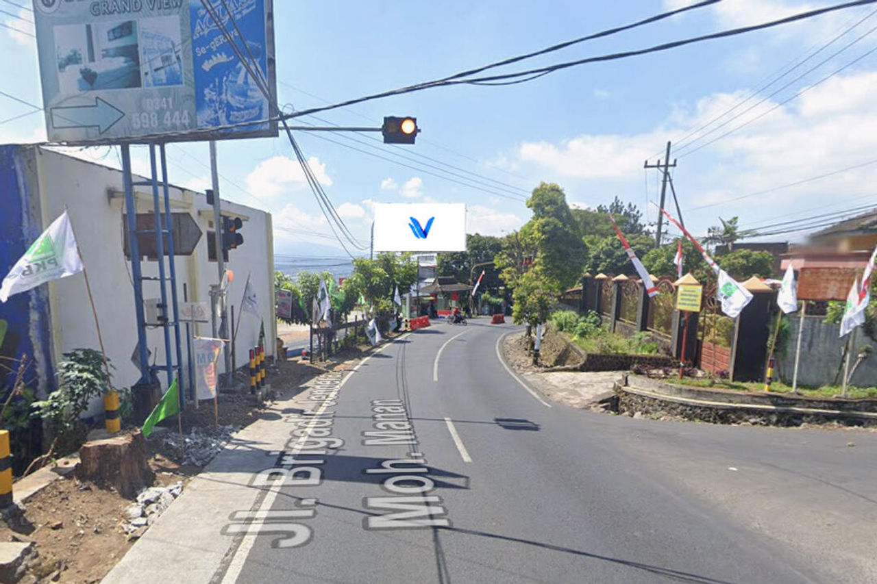 Billboard Jl. Tunojoyo - Songgokerto ( Pertigaan ) Batu, Malang
