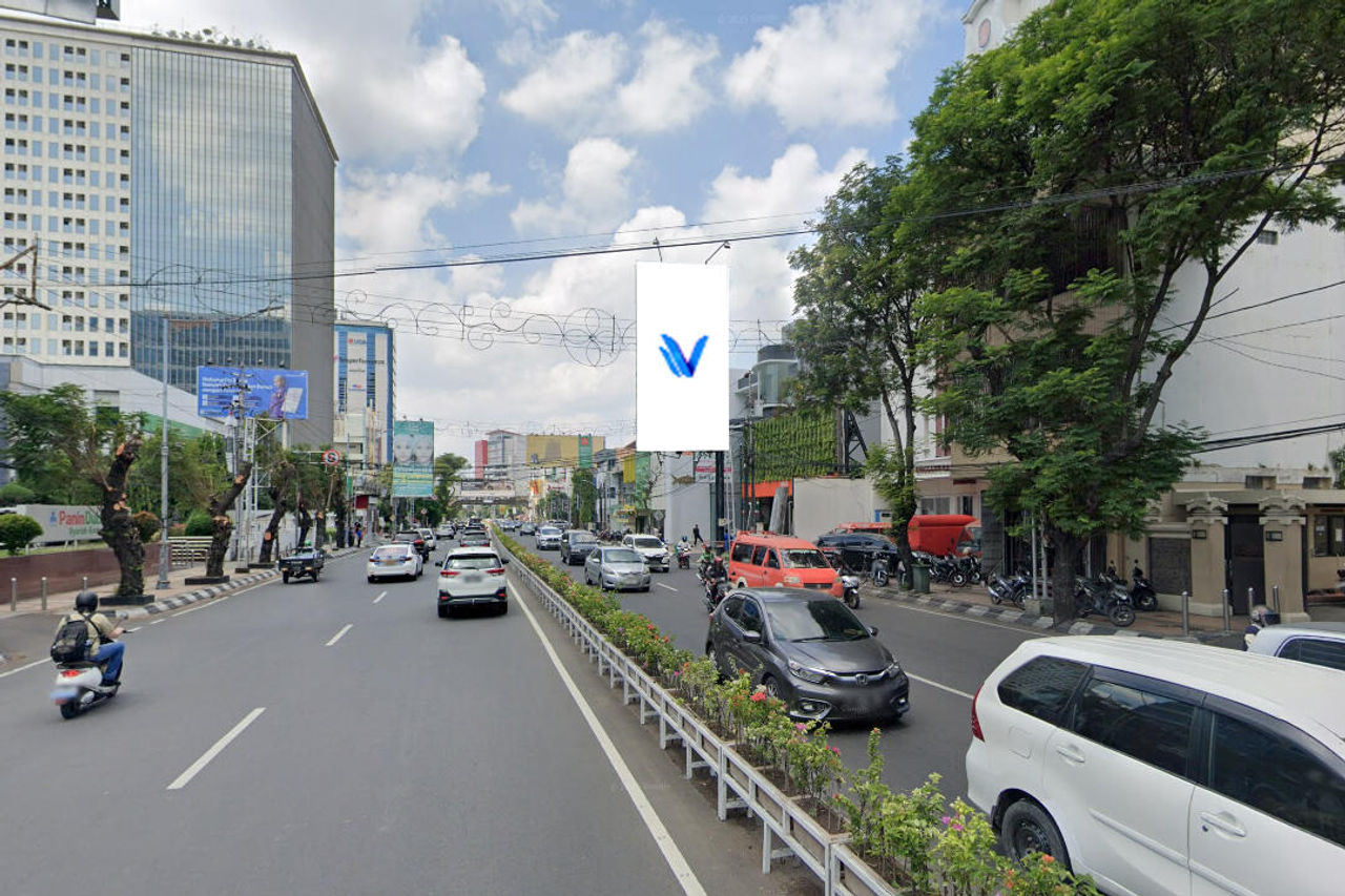 Billboard Jl. Pandanaran (Depan Holland Bakery Pusat Oleh - Oleh), Semarang
