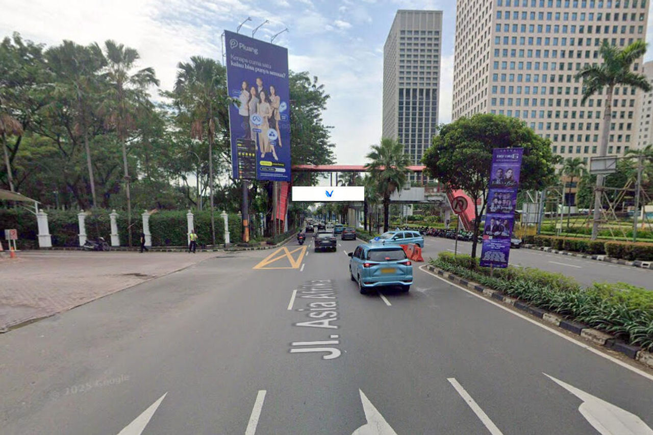 Billboard Jl. Asia Afrika (JPO Senayan), Jakarta Pusat