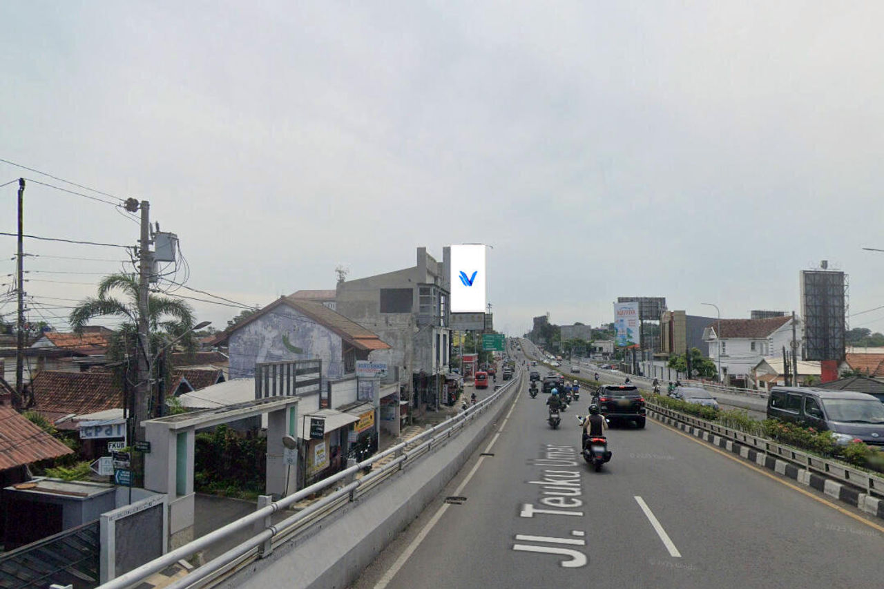 Billboard Jl. Teuku Umar Semarang (Samping Pasar Jatingaleh), Semarang