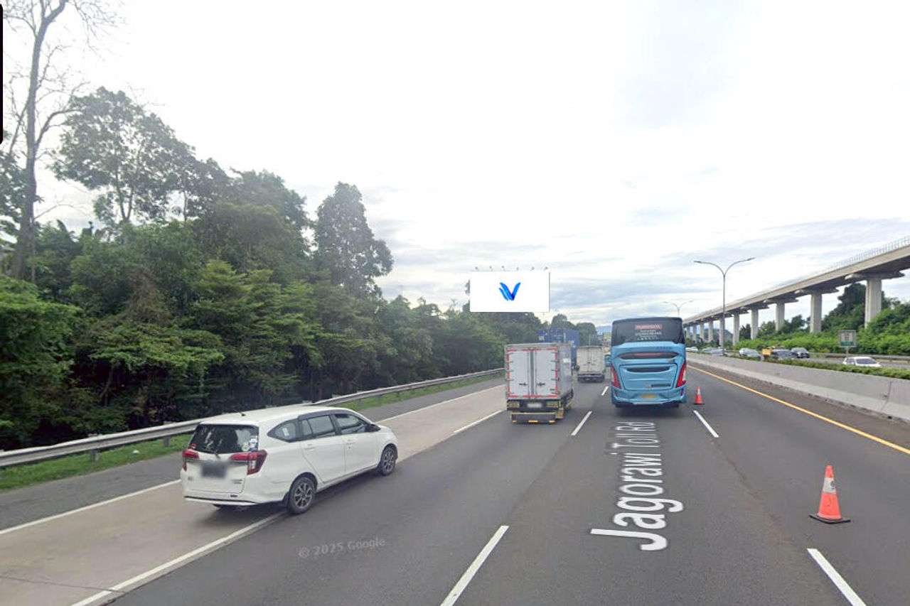 Billboard Jl. Tol Jagorawi KM 11+450, Jakarta Timur